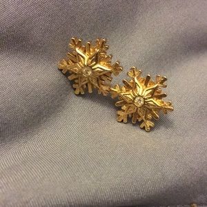 gold snowflake earrings